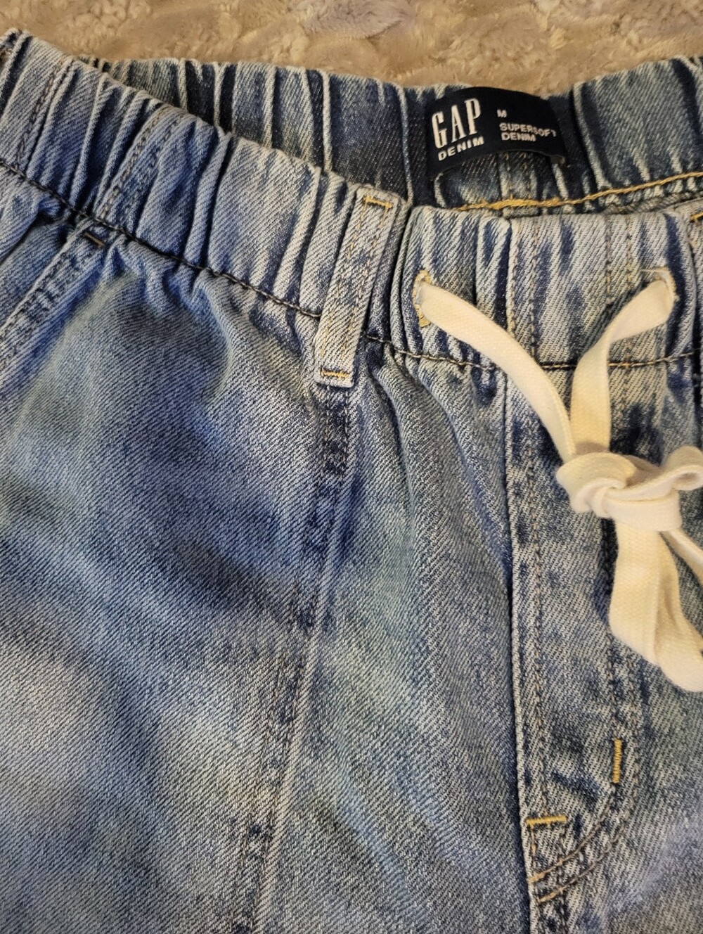 GAP Mid Rise SuperSoft Pull-On Barrel Jeans Sz M - Picture 4 of 13